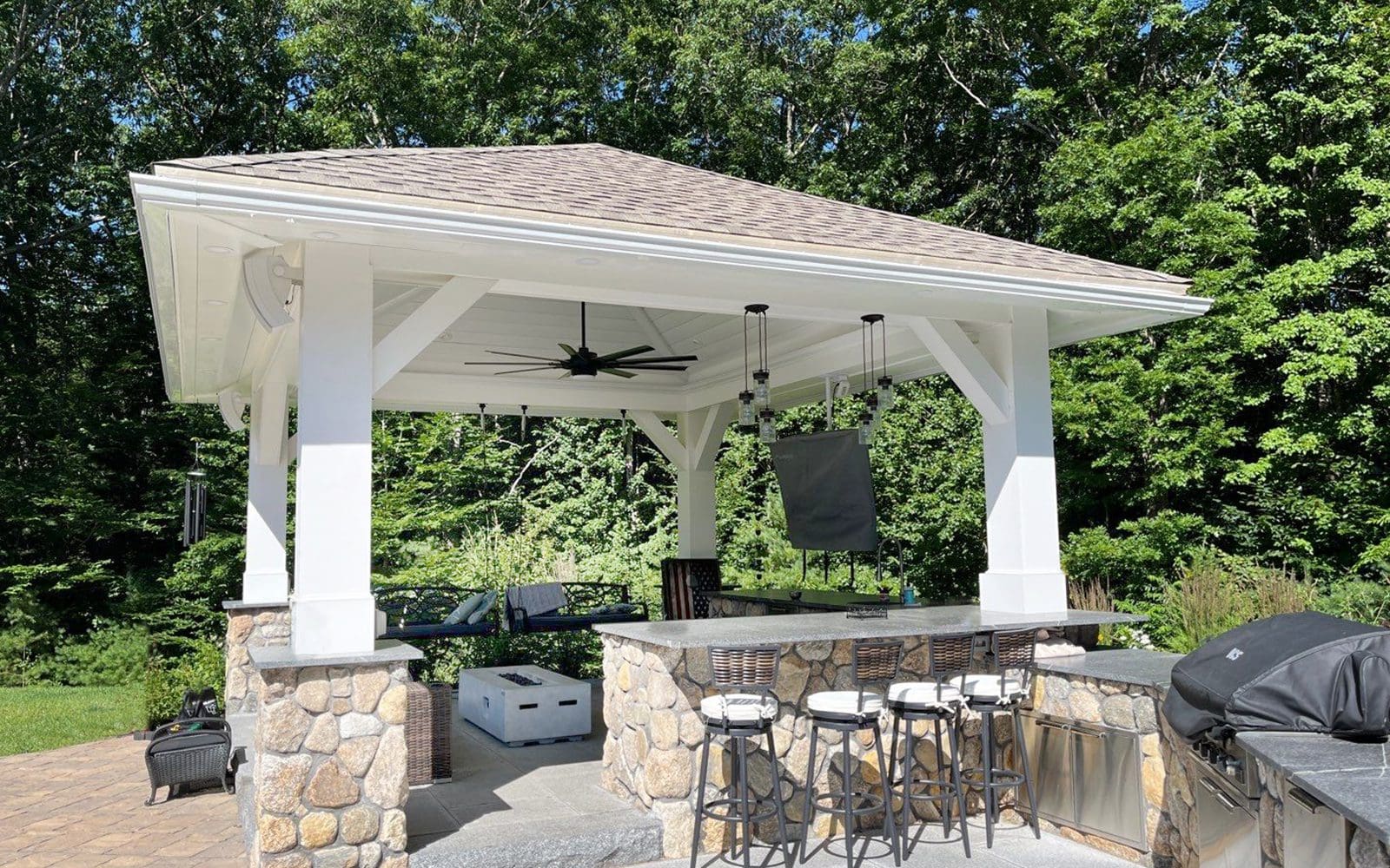 outdoor kitchen